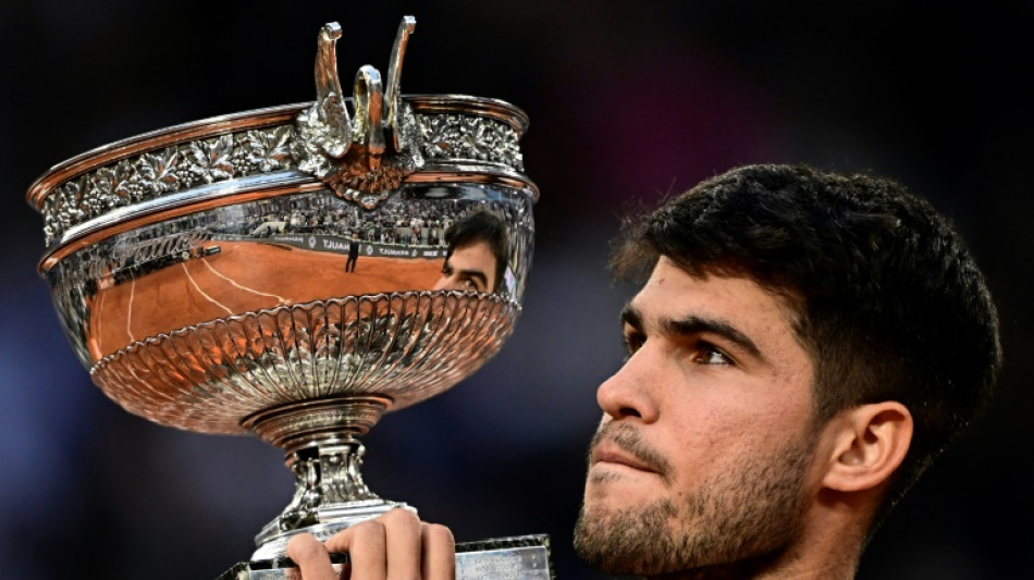 Alcaraz vence Sinner em final &eacute;pica e repete t&iacute;tulo em Roland Garros