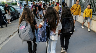 Abayas, p&eacute;nurie d'enseignants: l'ann&eacute;e scolaire d&eacute;marre lundi entre d&eacute;fis et d&eacute;fiance