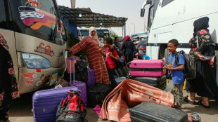 Soudan: l'exode continue, le cessez-le-feu partiellement respect&eacute; &agrave; Khartoum