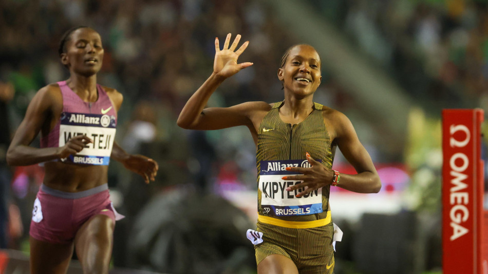 Atletica: Kipyegon fallisce impresa, resta sopra i 4' sul miglio