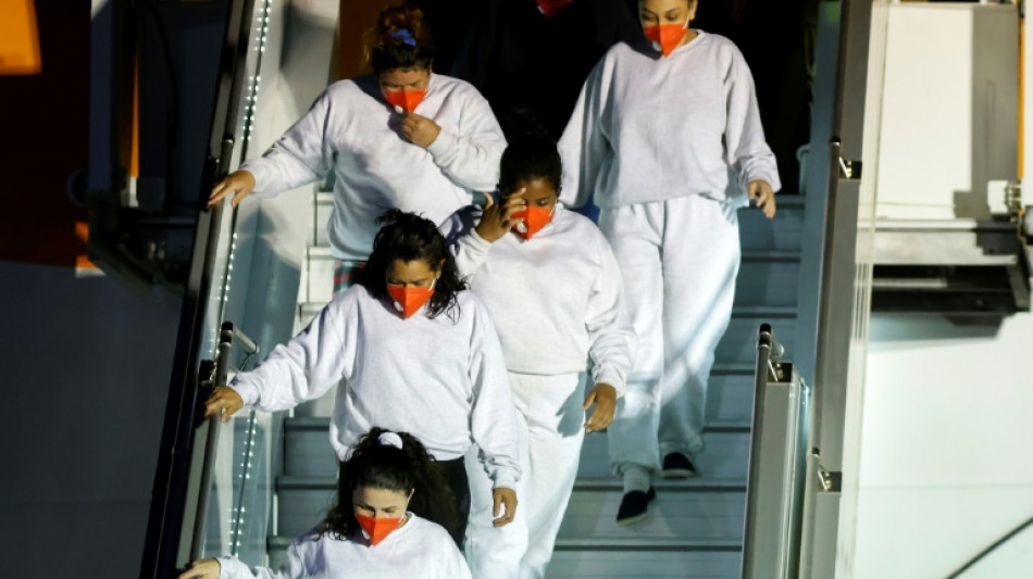 Juiz suspende plano de Trump de revogar status de proteção de venezuelanos