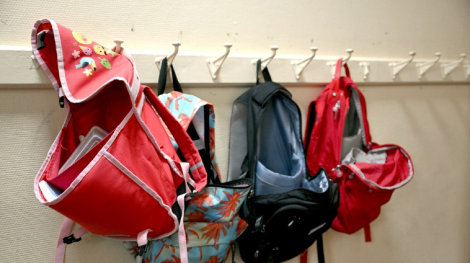 Tr&ecirc;s homens s&atilde;o presos na Fran&ccedil;a por suspeita de abuso sexual em escolas