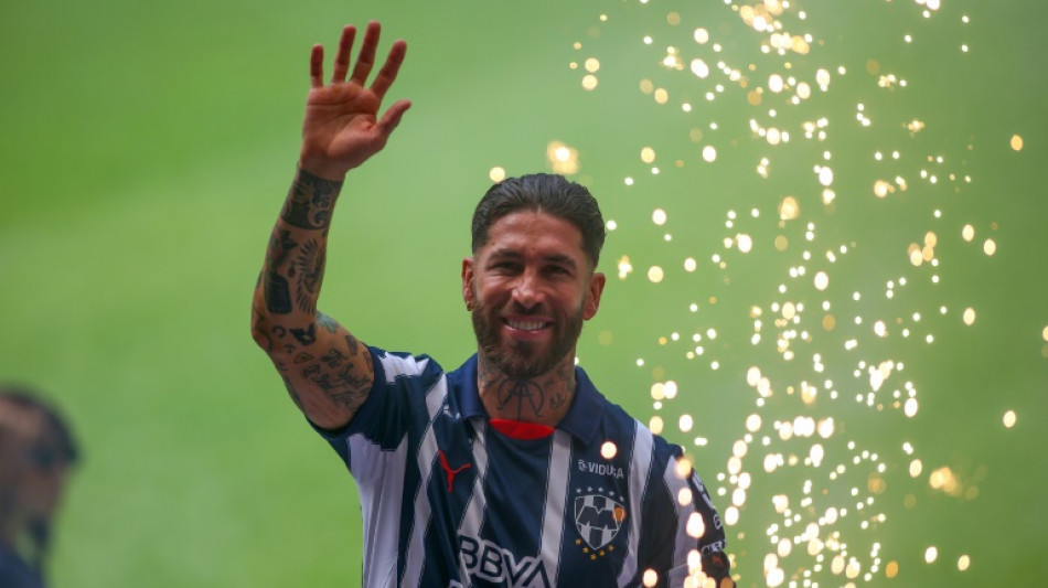 Sergio Ramos chega ao Monterrey com promessa de t&iacute;tulos e de "n&atilde;o viver do passado"