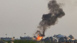 Houthis atacam maior refinaria da Ar&aacute;bia Saudita e Minist&eacute;rio da Defesa em Riade