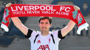 Novo t&eacute;cnico do Liverpool, Iraola se diz pronto para 'magia' de Anfield