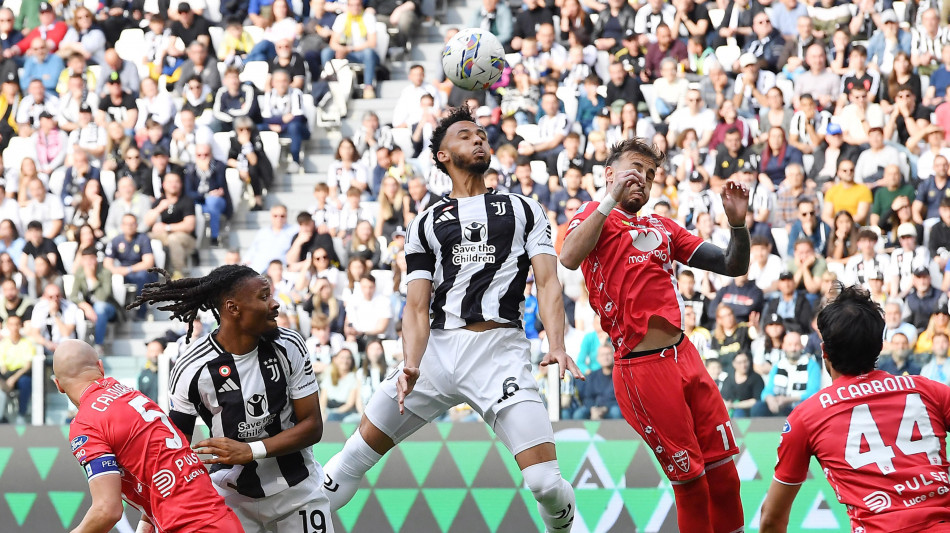 Calcio: Juve altro forfait, per Kelly lesione muscolare