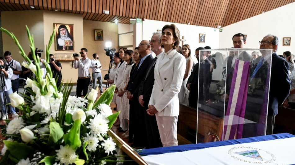 Expresidenta nicarag&uuml;ense Violeta Chamorro, despedida en funeral en el exilio
