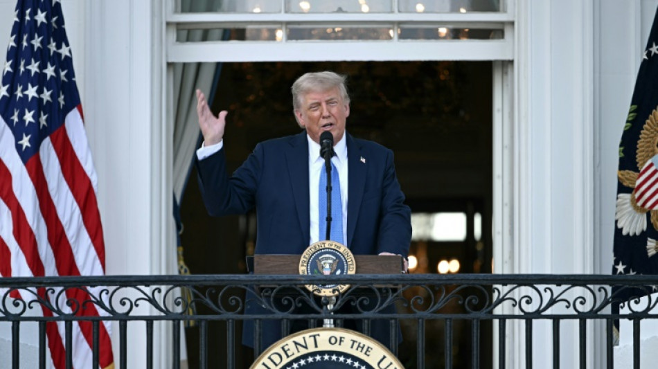 Wei&szlig;es Haus: Trump verbietet B&uuml;rgern aus zw&ouml;lf L&auml;ndern Einreise in USA 