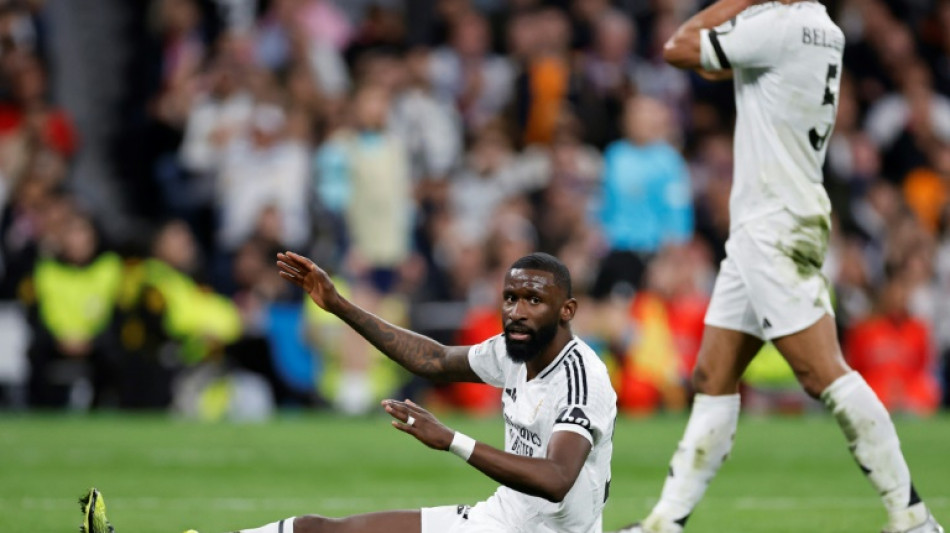 Rüdiger vai perder restante da temporada após cirurgia no joelho