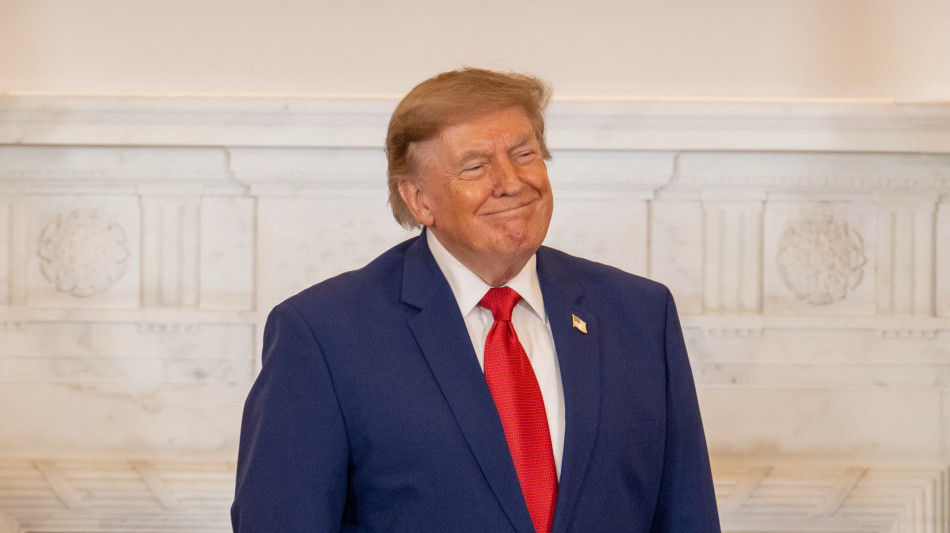 Trump, 'Iran chiede un risarcimento? Dovrei chiederlo io'