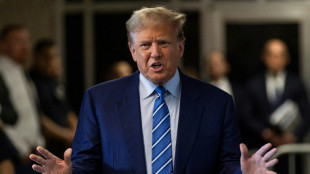 Trump regresa a la corte, selecci&oacute;n de jurado avanza
