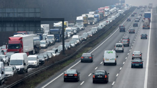 Kabinett beschlie&szlig;t schnellere Genehmigung f&uuml;r Schienen- und Autobahnstrecken