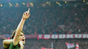 Celtic &eacute; tetracampe&atilde;o escoc&ecirc;s e iguala Rangers em n&uacute;mero de t&iacute;tulos