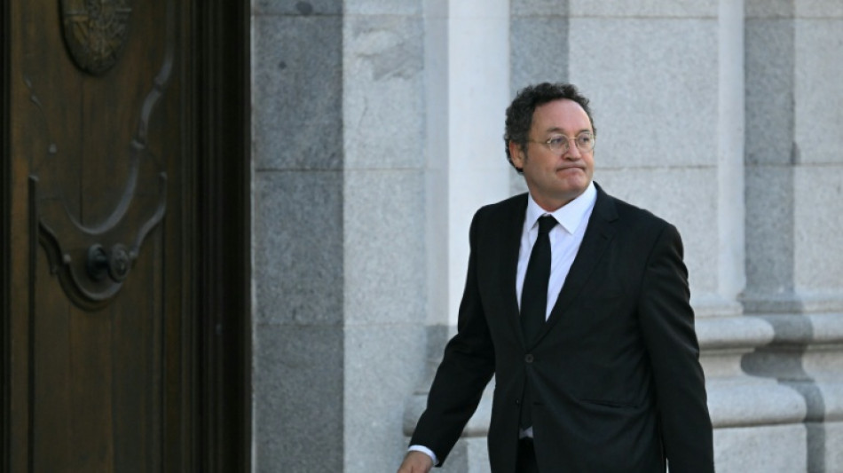 Desfile de periodistas en el estrado durante el juicio contra el fiscal general espa&ntilde;ol