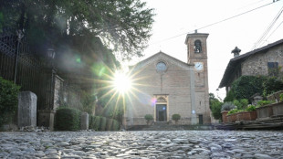 Fun&eacute;railles dans l'intimit&eacute; et sur sa terre natale pour Giorgio Armani