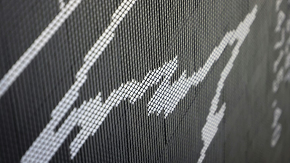 Asian markets extend losses as US rate hike fears build
