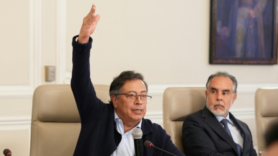 Presidente da Col&ocirc;mbia pede ren&uacute;ncia de todo o seu gabinete