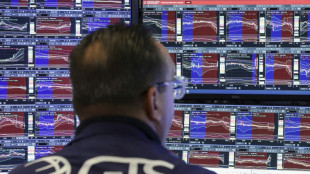 Prises de bénéfices à Wall Street dans un marché peu fréquenté