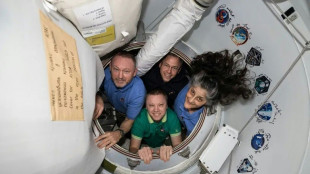 Astronautas varados en la EEI, m&aacute;s cerca de volver a la Tierra