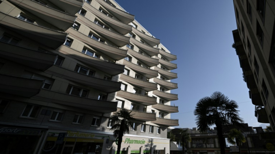 Four die as family plunges from balcony in Switzerland