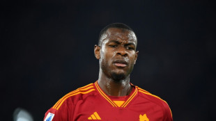 Ndicka, que passou mal em campo, 'est&aacute; bem', confirma t&eacute;cnico da Roma