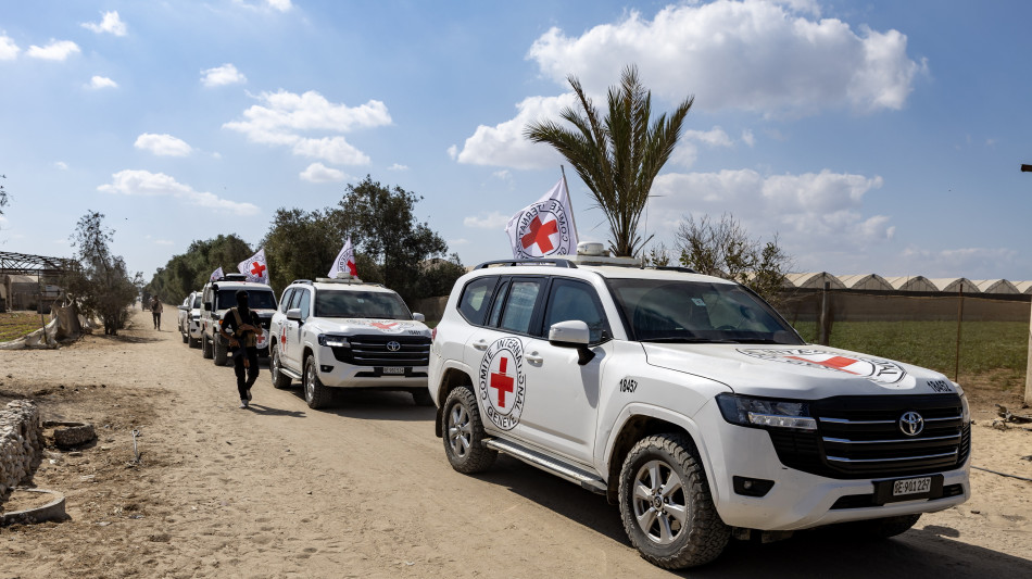 Hamas ha consegnato altre 4 salme alla Croce Rossa