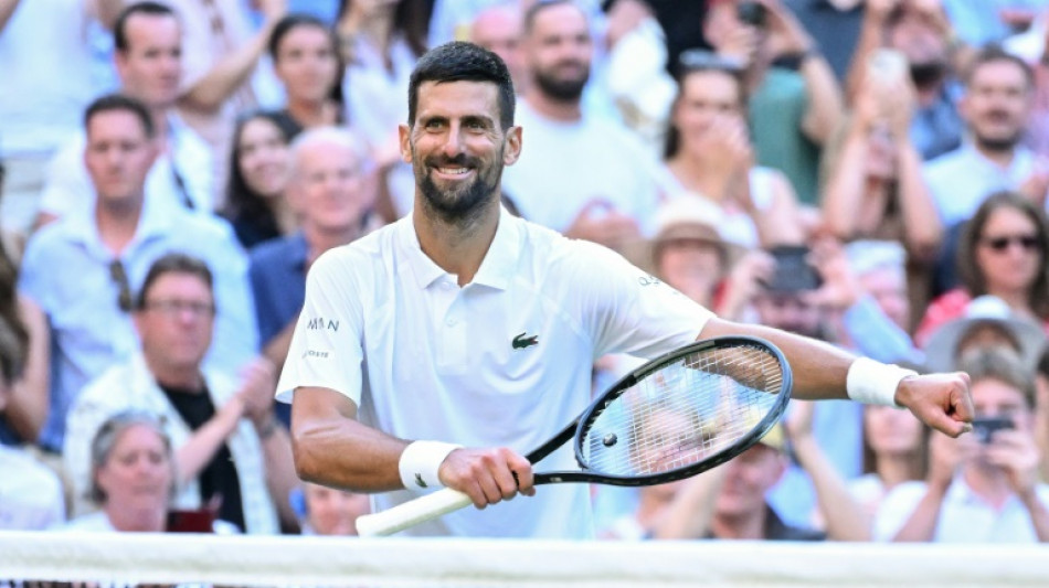 Djokovic vence Cobolli e vai enfrentar Sinner na semifinal de Wimbledon