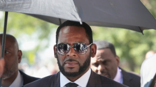 Cantante R. Kelly condenado a 20 años de cárcel por pornografía infantil