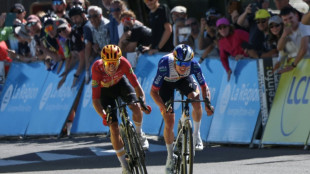 Van Gils claims Auvergne Tour stage as Tuckwell moves into overall lead