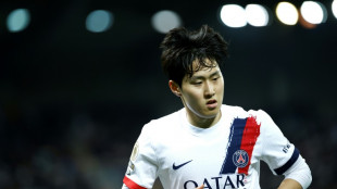 Atl&eacute;tico de Madrid contrata meio-campista sul-coreano Kang-In Lee, do PSG