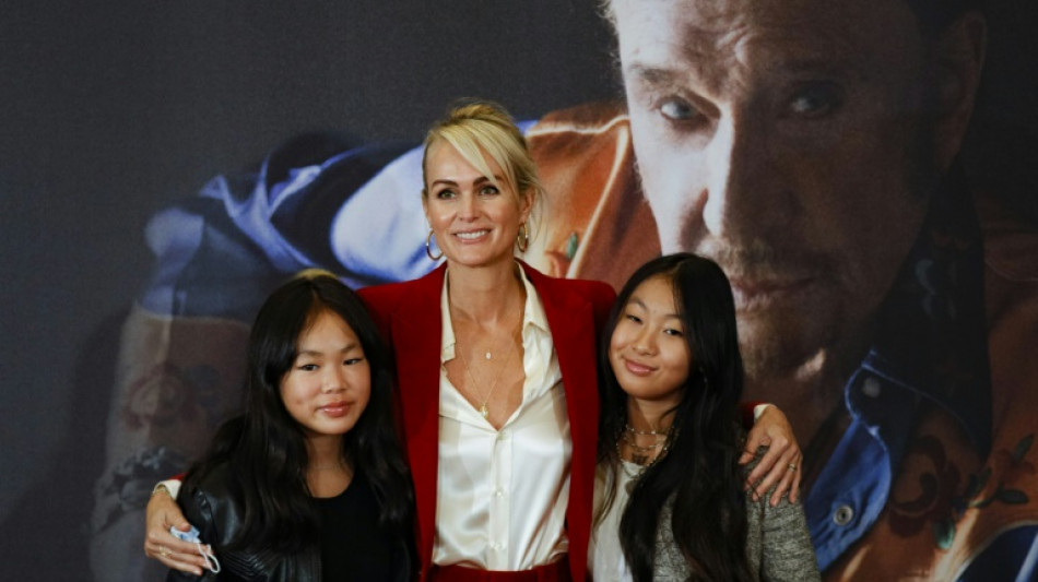 Plainte de Laeticia Hallyday pour injures publiques contre l'une de ses filles dans l'&eacute;mission de Hanouna