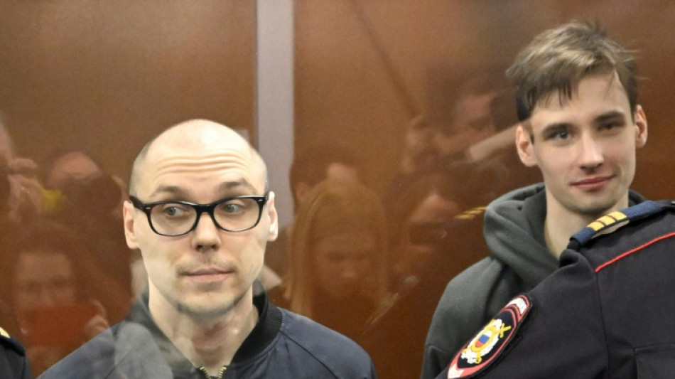 Russos s&atilde;o condenados &agrave; pris&atilde;o por poema hostil &agrave; opera&ccedil;&atilde;o na Ucr&acirc;nia