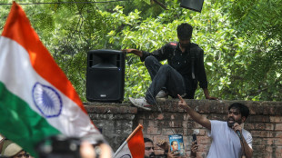 India, Partito delle blatte torna in piazza per dimissioni ministro