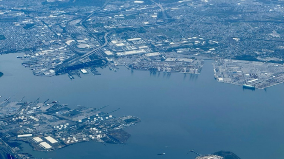 Corredor de navega&ccedil;&atilde;o tempor&aacute;rio ser&aacute; criado com destro&ccedil;os da ponte de Baltimore