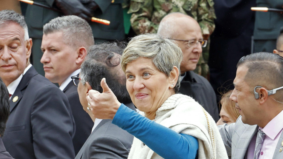 Droga su voli militari, sotto accusa l'ex 'first lady' colombiana