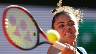 Paolini, atual vice-campe&atilde;, avan&ccedil;a &agrave;s oitavas de final em Roland Garros