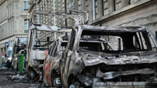 'Como uma guerra': Paris amanhece at&ocirc;nita diante da viol&ecirc;ncia