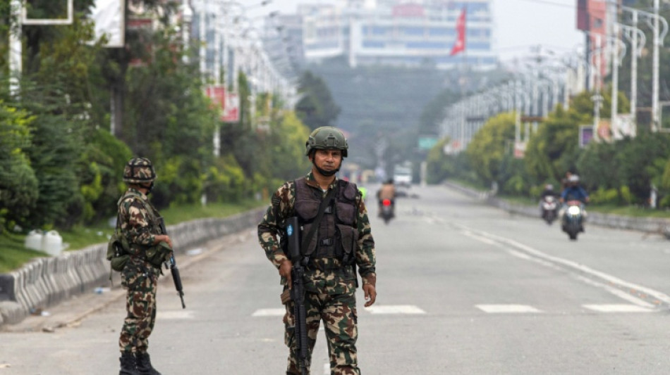 El ejército nepalí controla Katmandú y entabla diálogo sobre el futuro del país