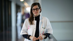"Je ne voulais pas me voir dans les miroirs": l'impact psychologique de la reconstruction mammaire
