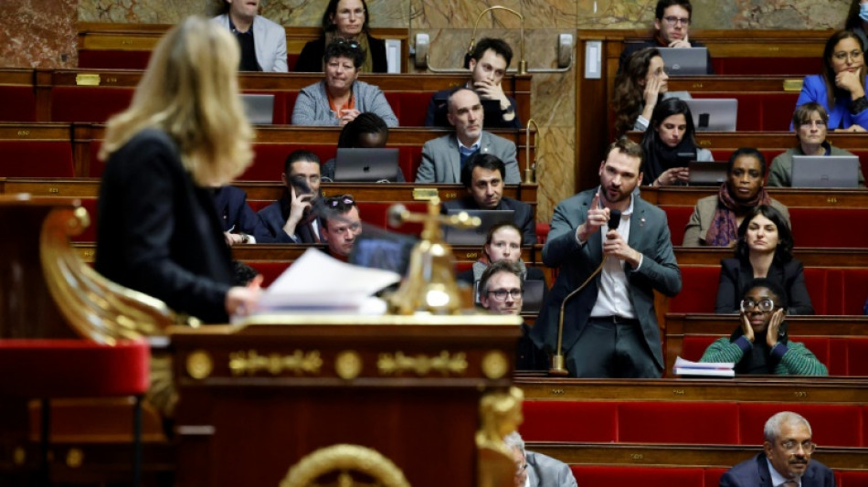 Retraites: les d&eacute;bats s'ach&egrave;vent dans la confusion &agrave; l'Assembl&eacute;e