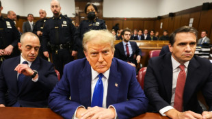 Le prononc&eacute; de la peine contre Trump suspendu, son camp revendique une "victoire d&eacute;cisive"