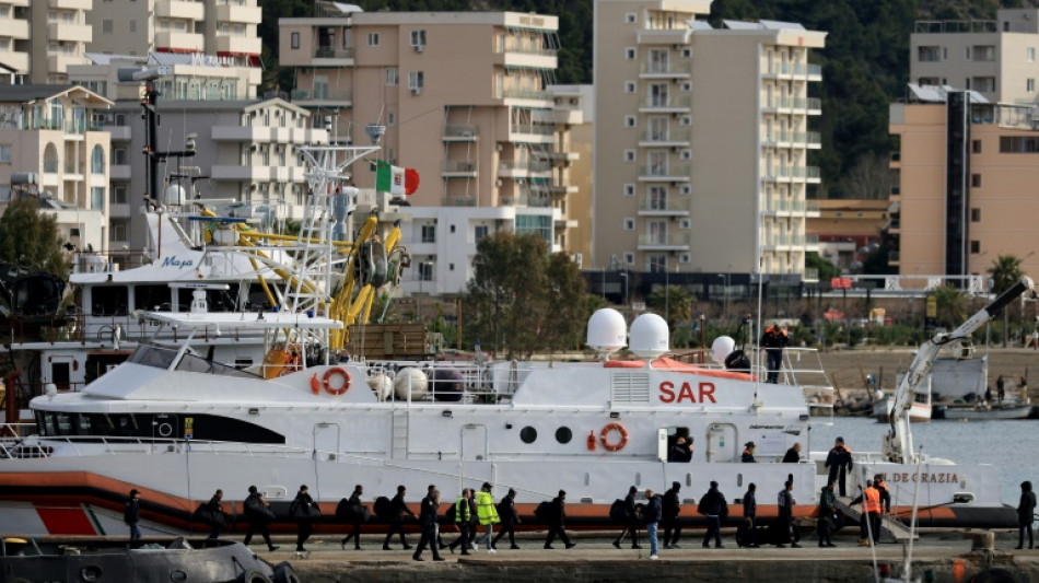 Decenas de migrantes trasladados a Albania son devueltos a Italia tras una decisi&oacute;n judicial