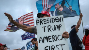 Nervosismo na Fl&oacute;rida, onde seguidores de Trump se re&uacute;nem para ver resultados da elei&ccedil;&atilde;o