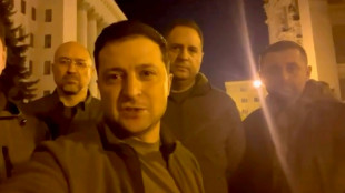"Estamos todos aqu&iacute;", en Kiev, afirma el presidente ucraniano en un video