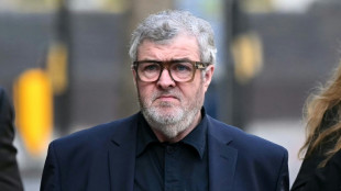 Irmão mais velho dos astros do Oasis é acusado de estupro e agressão sexual