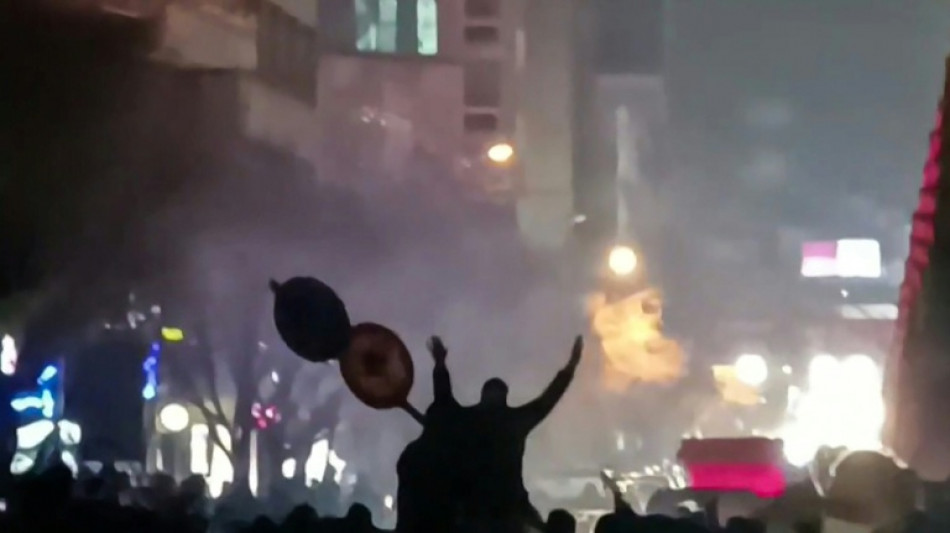 Protestos continuam no Ir&atilde;, apesar dos temores de repress&atilde;o brutal