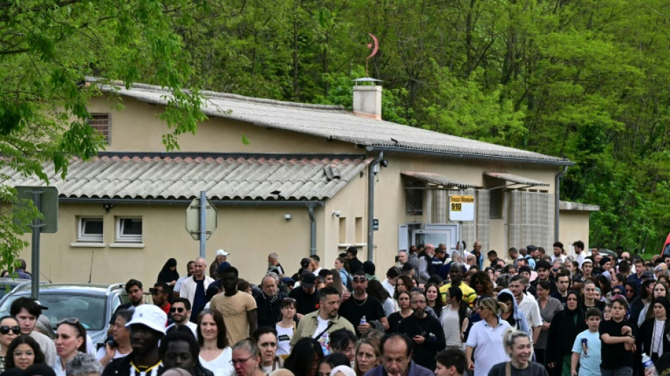 &Oacute;dio 'n&atilde;o tem lugar na Fran&ccedil;a', diz Macron ap&oacute;s ataque a mu&ccedil;ulmano