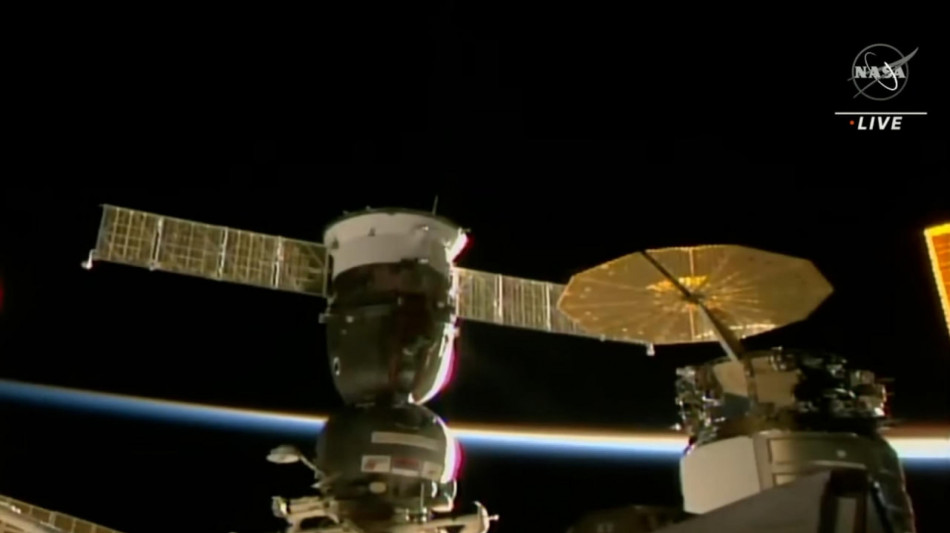 Nuova perdita di aria sulla Iss, astronauti trasferiti nelle navette