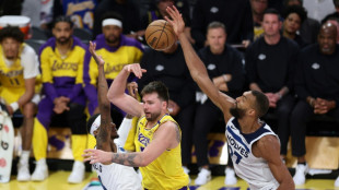 NBA: les Lakers r&eacute;agissent, OKC et Indiana creusent l'&eacute;cart
