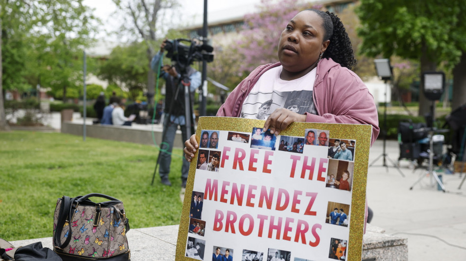 Fratelli Menendez in commissione per la libert&agrave; vigilata